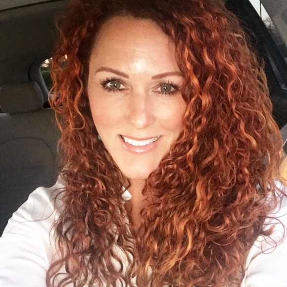 Meet your Posher, Mandy - Picture 2 of 7